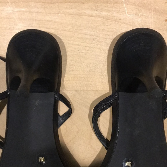 Tory Burch Thong kitten heel black sandal 9M - Picture 4 of 7